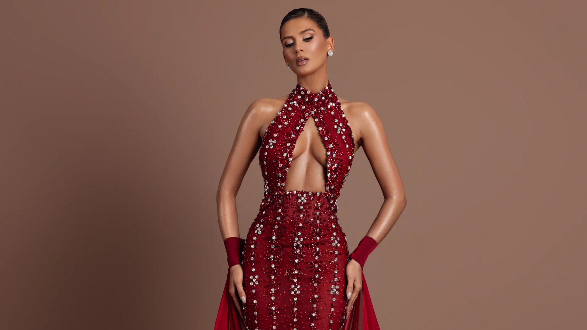 Designer Evening Gowns: How to Choose the Right Look for a Grand Evening