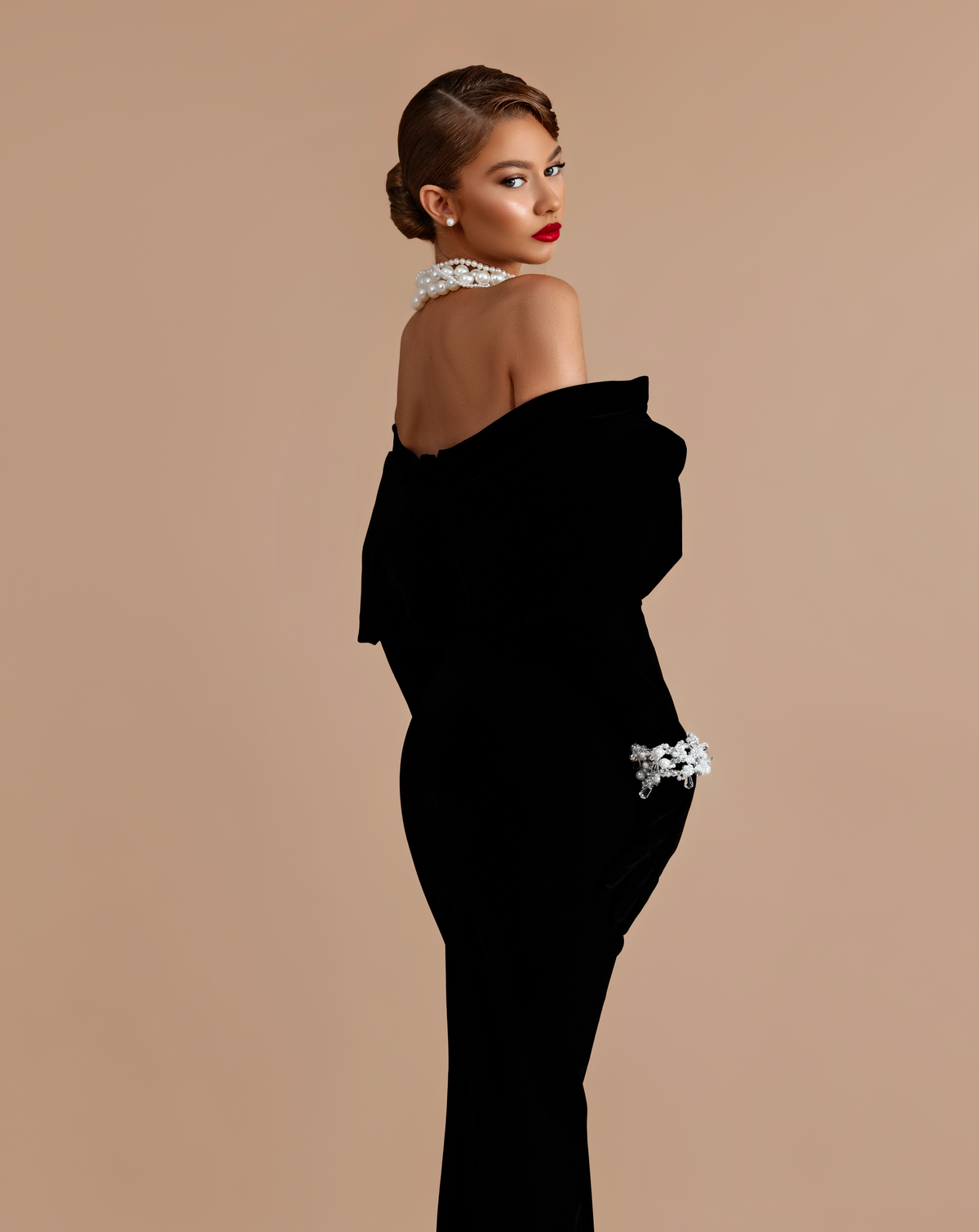 Off the shoulder hourglass gown