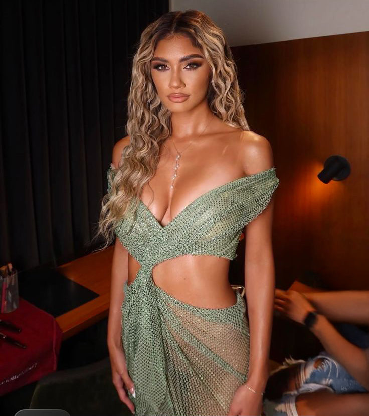 Caylin Ziemelis in Dodona Avdiu