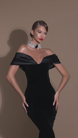 Off shoulder mermaid gown